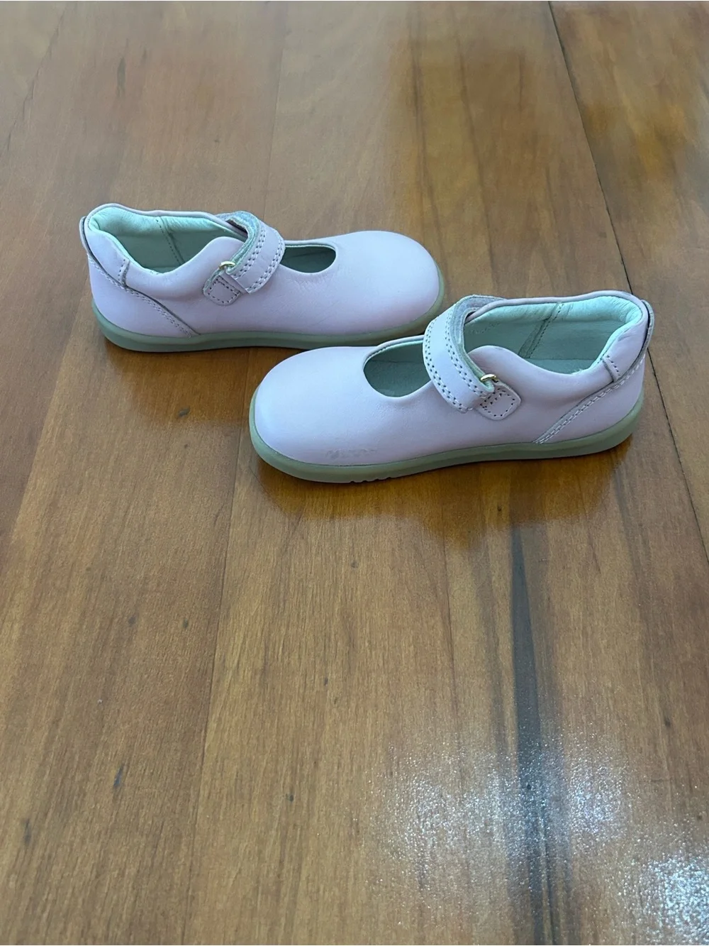 NWOB Bobux I-Walk Delight Girls Leather Soft Pink Shoe Size EU24 US8
